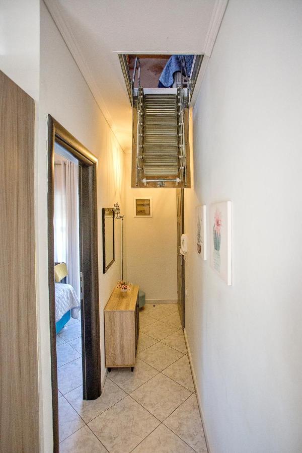 Holiday House Ioanna 2 - Loft Неа-Перамос Экстерьер фото